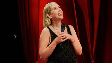 Zasłona do filmu "Katherine Ryan: First Born Daughter" #1527855