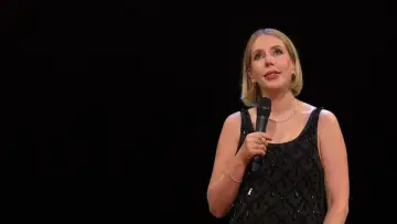 Zasłona do filmu "Katherine Ryan: First Born Daughter" #1527858