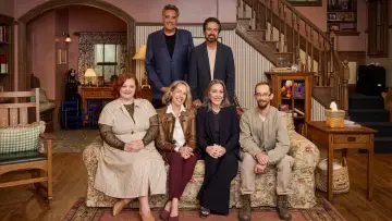 Zasłona do filmu "Everybody Loves Raymond: 30th Anniversary Reunion" #1569599
