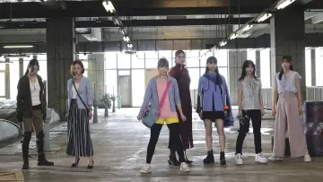 Zasłona do filmu "仮面ライダーアインズ　ｗｉｔｈガールズリミックス" #541418