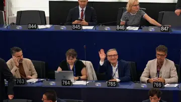 Zasłona do filmu "Politik ist persönlich" #825814