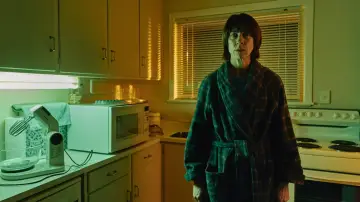 Zasłona do filmu "Mum, I