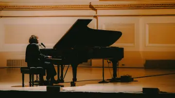 Zasłona do filmu "Cameron Winter at Carnegie Hall" #1900434