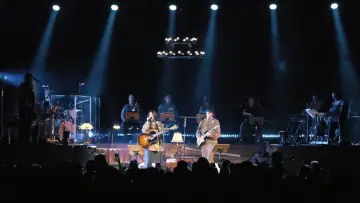 Zasłona do filmu "Brent Forever: Live From Brooklyn Paramount" #1641681