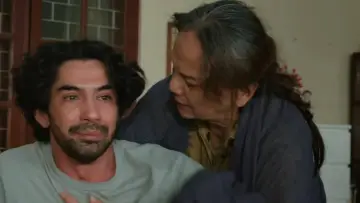 Zasłona do filmu "Semua Akan Baik-Baik Saja" #818136