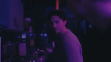 Zasłona do filmu "but they were kissing" #1171559