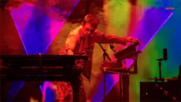 Zasłona do filmu "Jean-Michel Jarre - Live in Sevilla" #932279