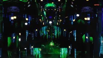 Zasłona do filmu "Jean-Michel Jarre - Live in Sevilla" #932290