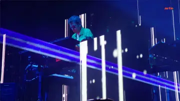 Zasłona do filmu "Jean-Michel Jarre - Live in Sevilla" #932291