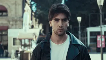 Zasłona do filmu "O HƏR ŞEYİ BİLİR" #566251