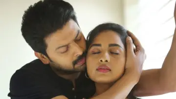 Zasłona do filmu "தி பெட்" #557479