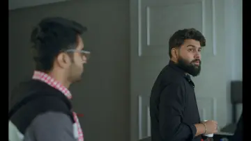 Zasłona do filmu "Apna Kya Lena Dena" #543677