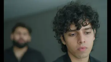 Zasłona do filmu "Apna Kya Lena Dena" #543679