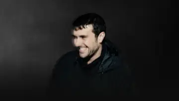 Zasłona do filmu "Apple Music Live: Fred again.." #544708