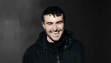 Zasłona do filmu "Apple Music Live: Fred again.." #544710