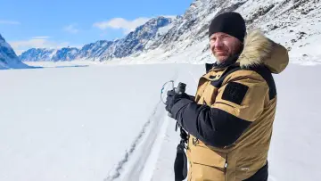 Zasłona do filmu "Steve Backshall