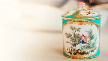 Zasłona do filmu "Les trésors des favorites des rois de France" #1139823