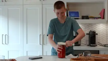 Zasłona do filmu "Nonna