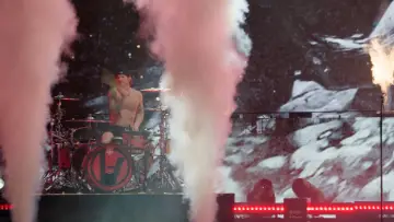 Zasłona do filmu "Twenty One Pilots: More Than We Ever Imagined" #534195