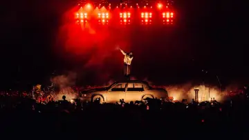 Zasłona do filmu "Twenty One Pilots: More Than We Ever Imagined" #767526