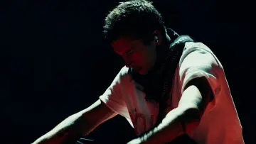 Zasłona do filmu "Twenty One Pilots: More Than We Ever Imagined" #767541