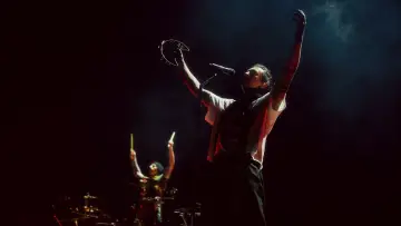 Zasłona do filmu "Twenty One Pilots: More Than We Ever Imagined" #767546