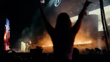 Zasłona do filmu "Twenty One Pilots: More Than We Ever Imagined" #767547