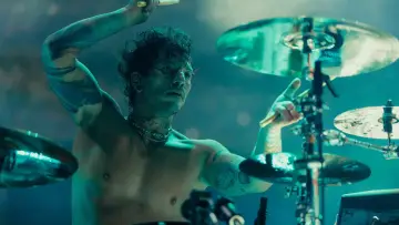 Zasłona do filmu "Twenty One Pilots: More Than We Ever Imagined" #767548