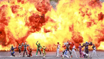 Zasłona do filmu "ナンバーワン戦隊ゴジュウジャーVSブンブンジャー" #858632
