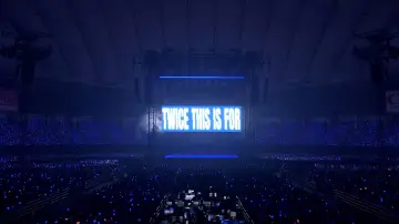 Zasłona do filmu "『TWICE THIS IS FOR WORLD TOUR IN JAPAN』" #1527345