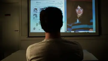 Zasłona do filmu "J