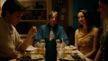 Zasłona do filmu "He