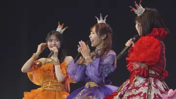 Zasłona do filmu "2nd LIVE FILM FRUITS ZIPPER JAPAN TOUR 2024 - AUTUMN THE STORY OF SEVEN COLORS" #876941