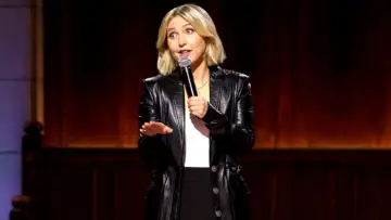 Zasłona do filmu "Taylor Tomlinson: Prodigal Daughter" #787410