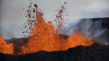 Zasłona do filmu "Naturwunder Hawaii, zwischen Feuer und Wasser" #542070