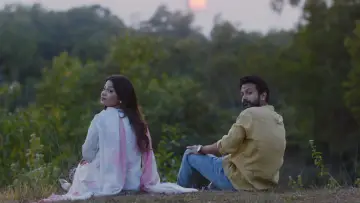 Zasłona do filmu "একসাথে আলাদা" #792428