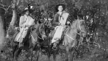 Zasłona do filmu "Personalidades Barreirenses: Jango Biriva, Leonora Kolling e João da Macena - Historiando em Novo Barreiro" #543264
