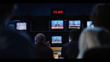 Zasłona do filmu "Τελευταία κλήση" #767183
