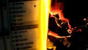 Zasłona do filmu "Fire Sleeps With Me" #557646