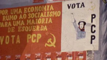 Zasłona do filmu "Entre Abril e o Medo" #542787