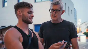 Zasłona do filmu "Louis Theroux: W głębi manosfery" #761483