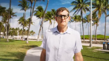 Zasłona do filmu "Louis Theroux: W głębi manosfery" #761491