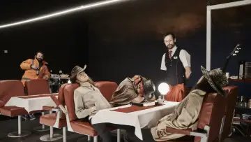 Zasłona do filmu "Jídelní vůz" #1725566