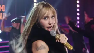 Zasłona do filmu "Hannah Montana: 20 lat później" #795971