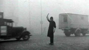 Zasłona do filmu "Et Londres disparut dans le brouillard" #774070