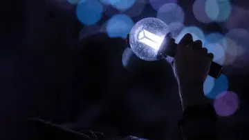 Zasłona do filmu "BTS World Tour 
