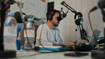 Zasłona do filmu "Radio Gwen" #778798
