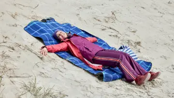 Zasłona do filmu "Fast perfekte Frauen" #796949