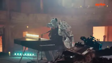 Zasłona do filmu "Sébastien Tellier au Théâtre de Mirecourt - Passengers" #775335