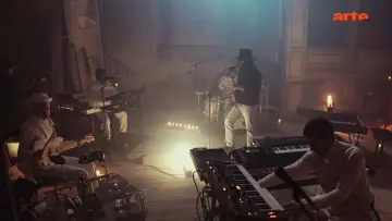Zasłona do filmu "Sébastien Tellier au Théâtre de Mirecourt - Passengers" #775343